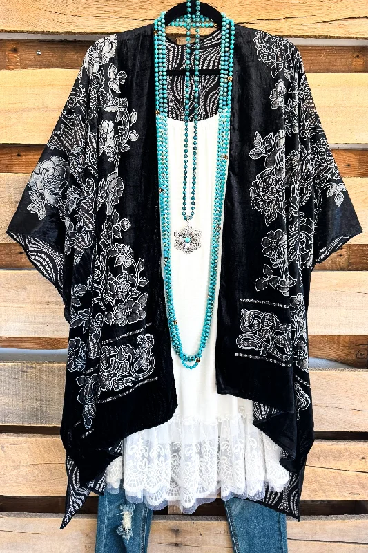 The Latest Edition Burnout Velvet Kimono - Black