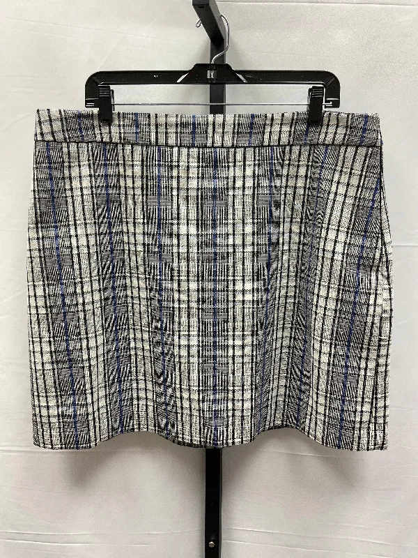 Skirt Mini & Short By Nine West In Plaid Pattern, Size: Xl